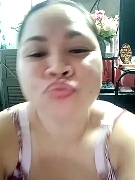 XXLorie 02 online show from 6, 3, 2025