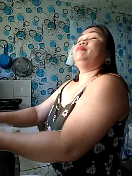 Snapshot of XXLorie_02 chatting on 5, 7, 2026 XXLorie 02 online show from 5, 7, 2026