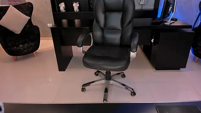 AmyDavis  online show from 11, 1, 2025