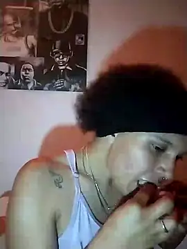 Snapshot of LUNAdeMARTE chatting on 7, 12, 2024 LUNAdeMARTE online show from 7, 12, 2024