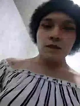 Snapshot of LUNAdeMARTE chatting on 11, 1, 2025 LUNAdeMARTE online show from 11, 1, 2025