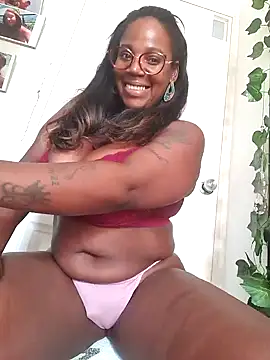 Adrilovechocolate online show from 11, 12, 2024