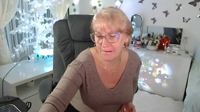 Ghertrude52 online show from 2, 12, 2025