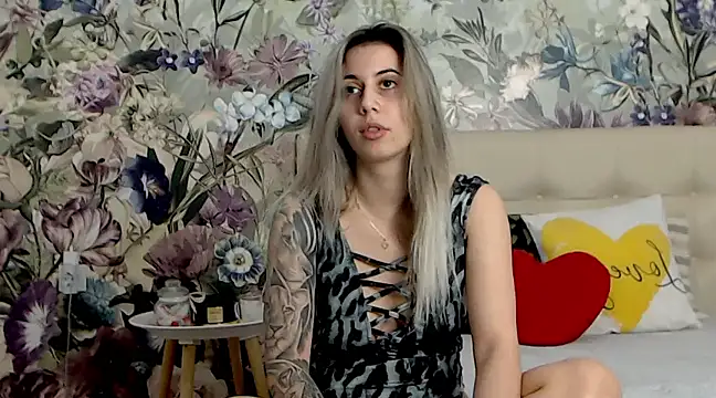 RoseDiamond06 online show from 5, 2, 2025