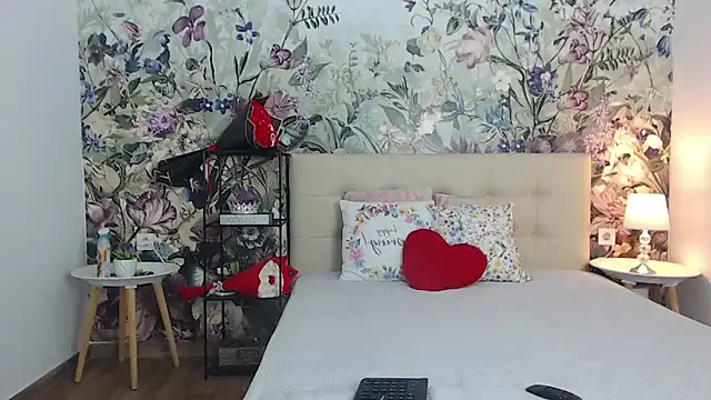 RoseDiamond06 online show from 4, 6, 2026