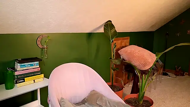 Snapshot of naturestwisted chatting on 7, 3, 2025 naturestwisted online show from 7, 3, 2025