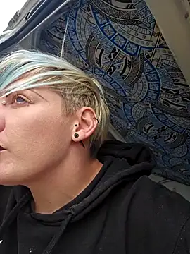 PinkTheHawk online show from 2, 1, 2025