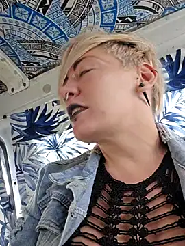 PinkTheHawk online show from 21, 2, 2025