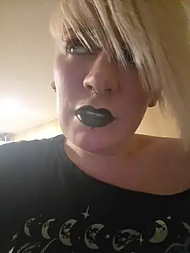 PinkTheHawk online show from 9, 6, 2026