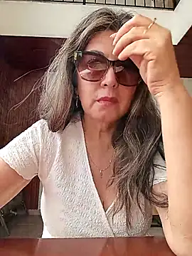 Snapshot of emma_tour chatting on 20, 4, 2026 emma tour online show from 20, 4, 2026