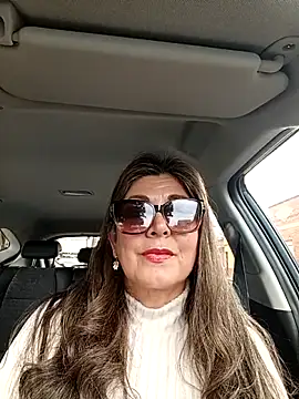 Snapshot of emma_tour chatting on 8, 5, 2026 emma tour online show from 8, 5, 2026