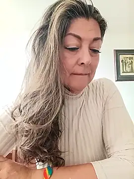 Snapshot of emma_tour chatting on 12, 5, 2026 emma tour online show from 12, 5, 2026