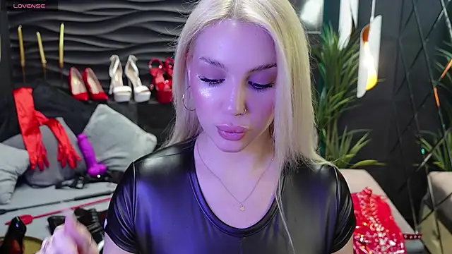 MistressDarsy online show from 18, 3, 2025