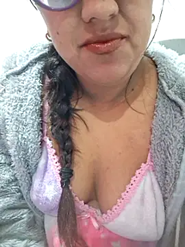 Snapshot of ZaidaWet chatting on 4, 3, 2025 ZaidaWet online show from 4, 3, 2025