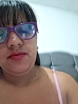 Snapshot of ZaidaWet chatting on 6, 3, 2025 ZaidaWet online show from 6, 3, 2025