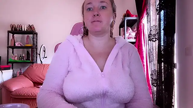 kisicaxx online show from 4, 11, 2025