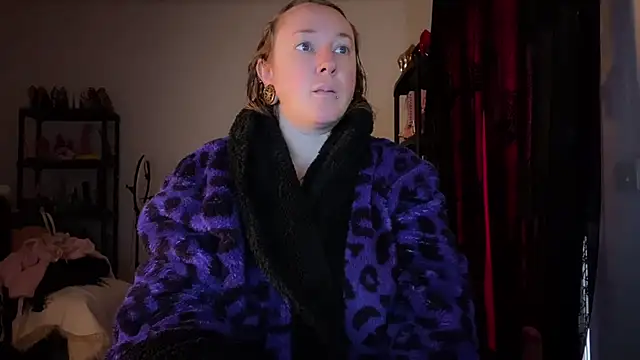 Snapshot of kisicaxx chatting on 8, 1, 2026 kisicaxx online show from 8, 1, 2026