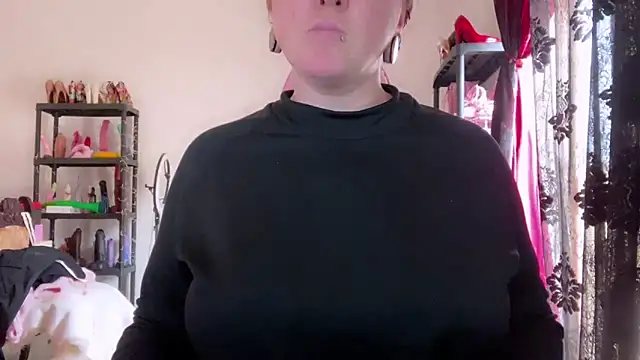 Snapshot of kisicaxx chatting on 5, 2, 2026 kisicaxx online show from 5, 2, 2026