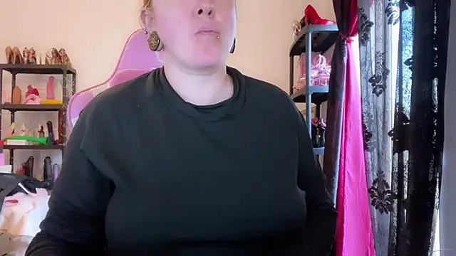 Snapshot of kisicaxx chatting on 8, 2, 2026 kisicaxx online show from 8, 2, 2026