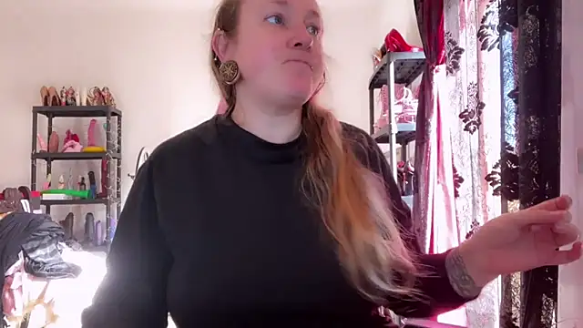 Snapshot of kisicaxx chatting on 19, 2, 2026 kisicaxx online show from 19, 2, 2026