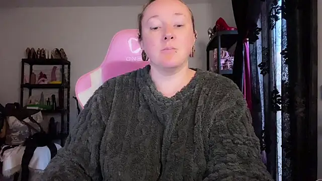 Snapshot of kisicaxx chatting on 2, 3, 2026 kisicaxx online show from 2, 3, 2026