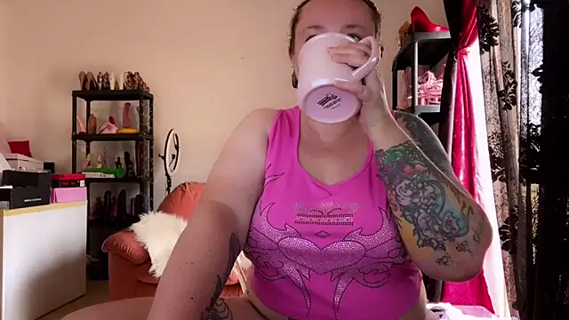 Snapshot of kisicaxx chatting on 17, 5, 2026 kisicaxx online show from 17, 5, 2026