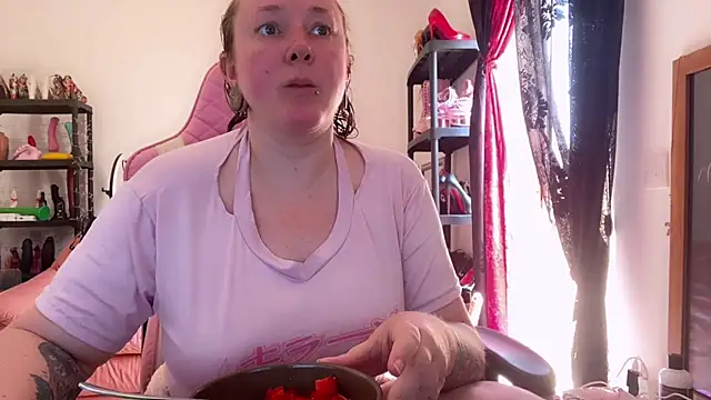 Snapshot of kisicaxx chatting on 10, 6, 2026 kisicaxx online show from 10, 6, 2026
