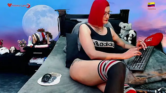Snapshot of Hanna_Luna chatting on 12, 12, 2024 Hanna Luna online show from 12, 12, 2024