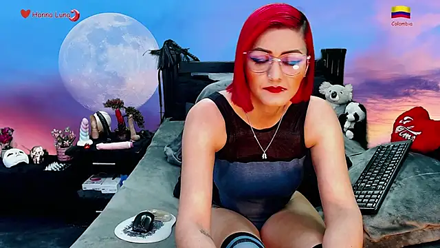 Snapshot of Hanna_Luna chatting on 17, 12, 2024 Hanna Luna online show from 17, 12, 2024