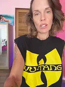 mommyselenafit  online show from 18, 4, 2026