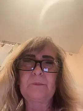 Irina2909xh online show from 13, 9, 2025