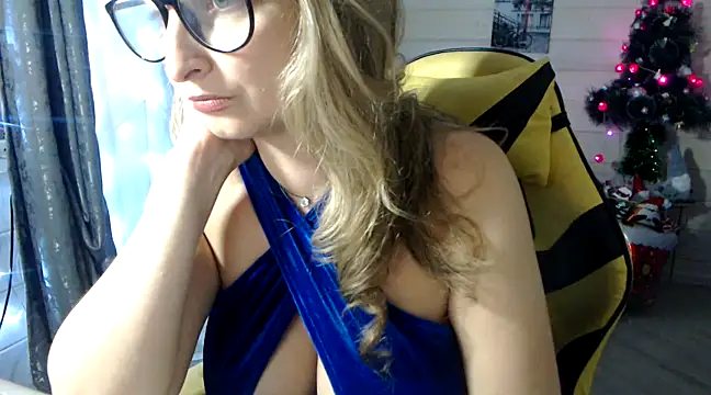 Snapshot of RubiLakros chatting on 15, 1, 2025 RubiLakros online show from 15, 1, 2025