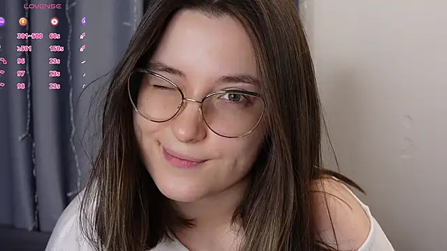 Snapshot of BeckyMartens chatting on 12, 9, 2025 BeckyMartens online show from 12, 9, 2025