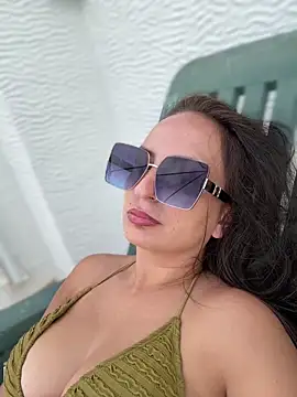 itsCassie online show from 7, 10, 2025