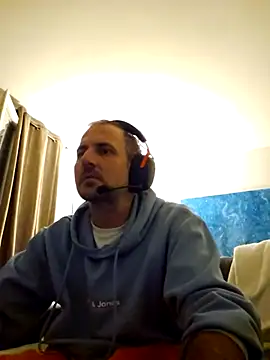 verylargecock online show from 18, 9, 2025