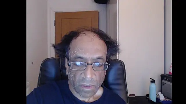 Snapshot of rauncher1 chatting on 22, 6, 2026 rauncher1 online show from 22, 6, 2026