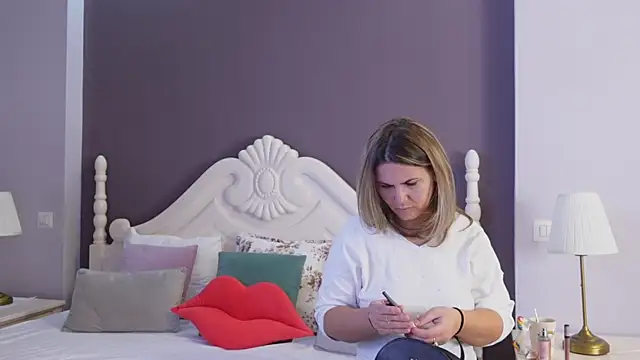 FeliciaKrige online show from 24, 2, 2025