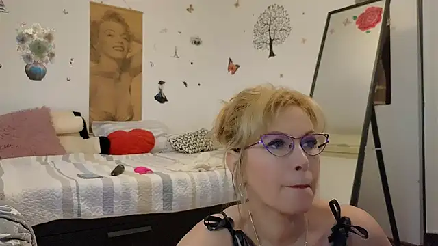 Snapshot of elacoquette chatting on 1, 4, 2026 elacoquette online show from 1, 4, 2026