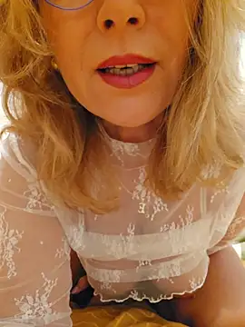 Snapshot of elacoquette chatting on 16, 4, 2026 elacoquette online show from 16, 4, 2026