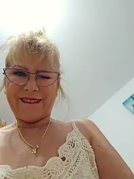 Snapshot of elacoquette chatting on 29, 6, 2026 elacoquette online show from 29, 6, 2026