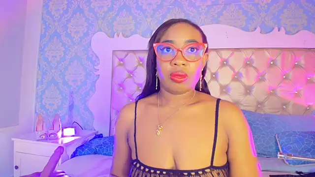 Snapshot of CaseyMoon chatting on 20, 5, 2026 CaseyMoon online show from 20, 5, 2026