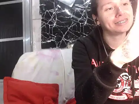 Snapshot of Venusluxodomme chatting on 7, 6, 2026 Venusluxodomme online show from 7, 6, 2026
