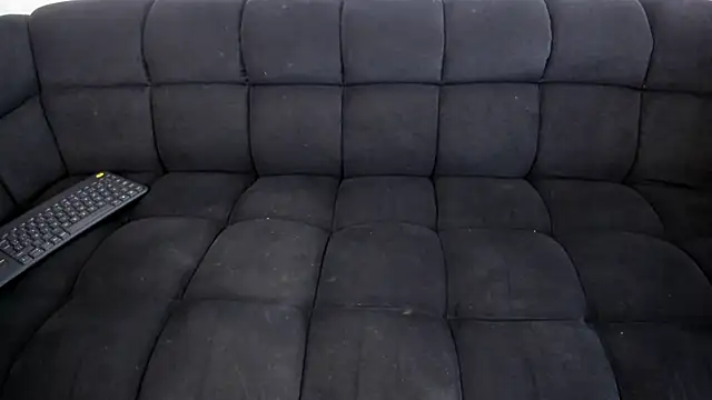 emilyhills  online show from 22, 10, 2025