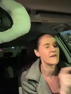 lolabunny9 online show from 25, 1, 2025