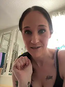 lolabunny9 online show from 7, 2, 2025