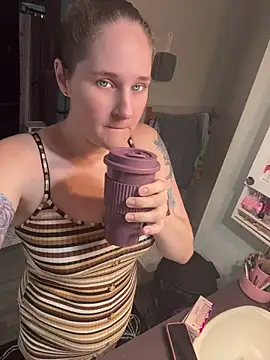 lolabunny9 online show from 7, 8, 2026