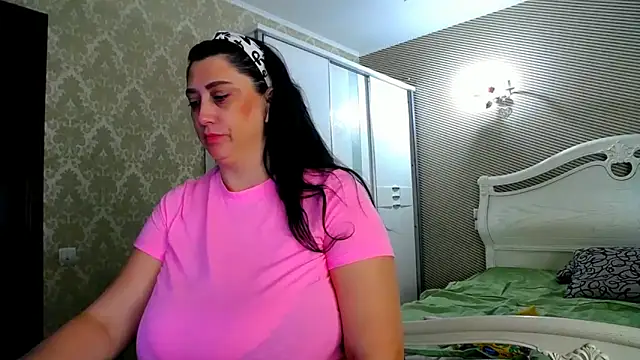 Evelyn Shy online show from 14, 11, 2025