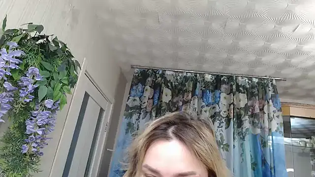 Mika Passion online show from 15, 12, 2025