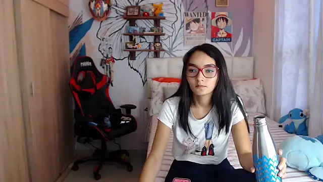 Snapshot of LinzyBaner chatting on 13, 6, 2026 LinzyBaner online show from 13, 6, 2026