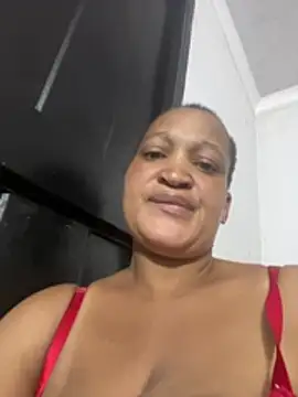XHotJuicyBootyXX online show from 8, 5, 2026